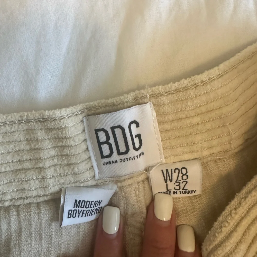 BDG corduroy Pants - Picture 2 of 3